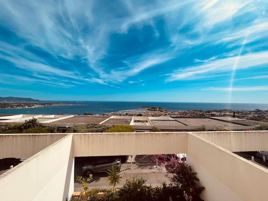 Appartement T2 - Grande Terrasse, Vue Mer, Piscine
